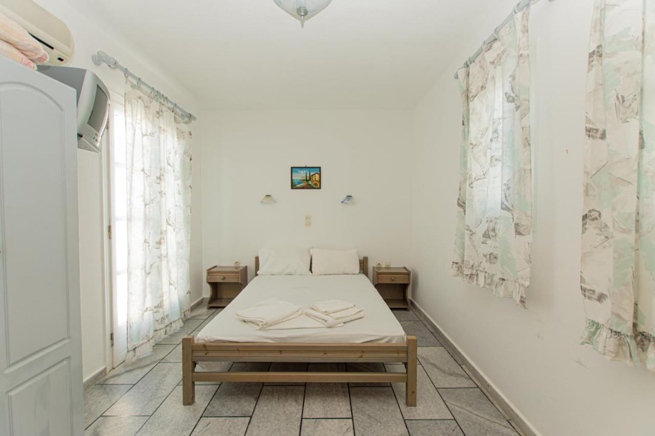 villa polemis Agia Anna  Esterno foto